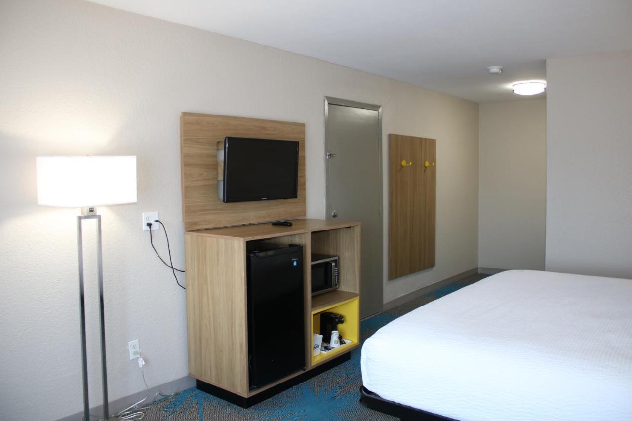 Days Inn By Wyndham Waco University Area Dış mekan fotoğraf
