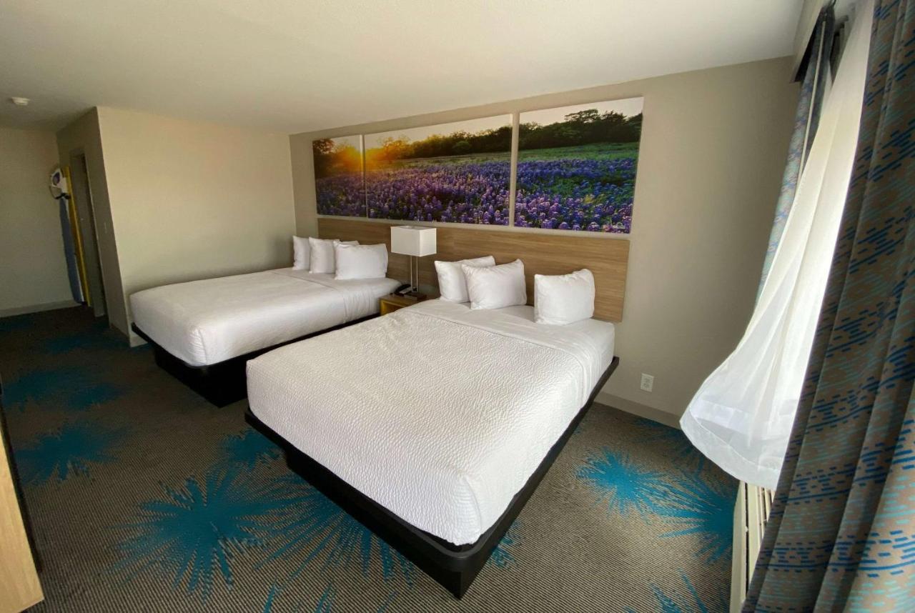 Days Inn By Wyndham Waco University Area Dış mekan fotoğraf