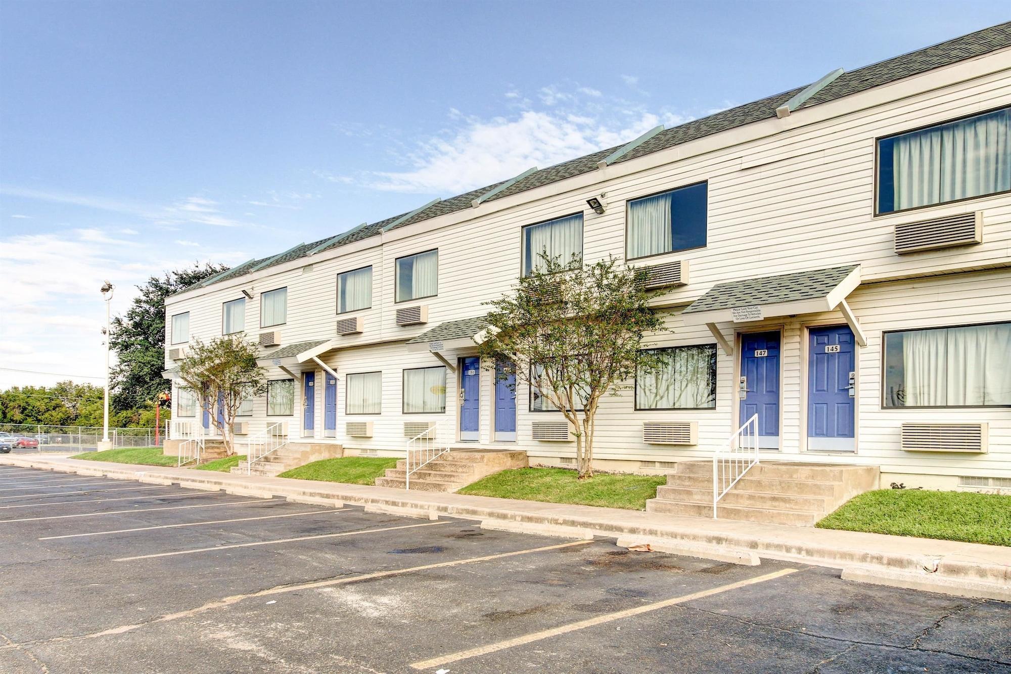 Days Inn By Wyndham Waco University Area Dış mekan fotoğraf